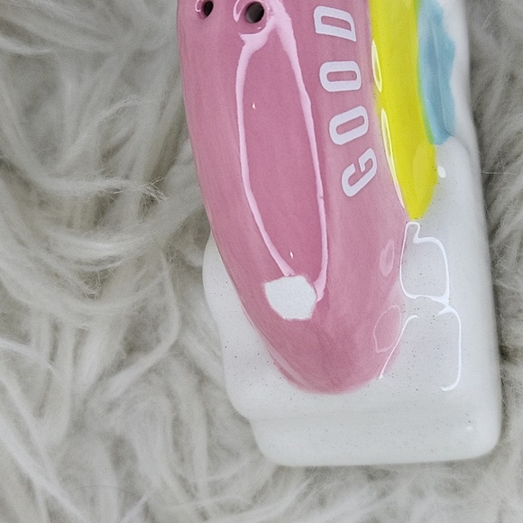 Hello Kitty Colorful Salt & Pepper Shaker Set NWT but has callouts - Picture 6 of 9